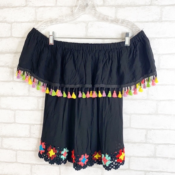 We love Bella black tassel  top  M/L - Picture 6 of 6